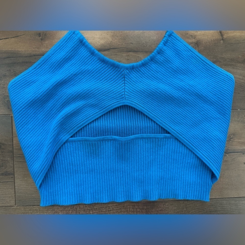 Garage Ribbed Knit Halter Crop Top – Size M - Picture 2 of 4